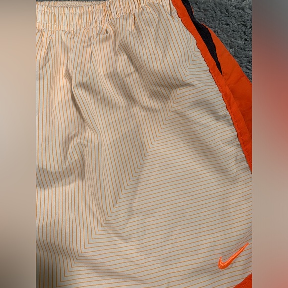 Nike medium orange striped shorts - Picture 4 of 7